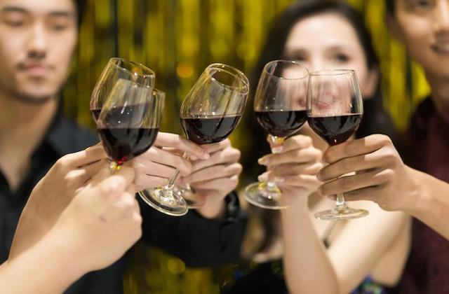 皇後區夜總會外兄弟二人遭槍擊/ 作者:酒店經紀 / 帖子ID:16525